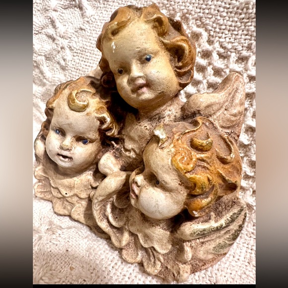 Three Cherub Heads In One Rustic Distressed Finish Wall Ornament Vtg 4x4” in - Picture 2 of 6